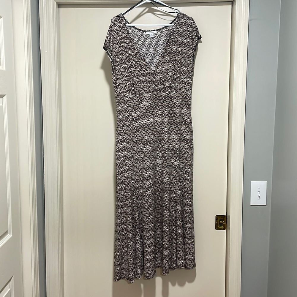 Transition from Summer to Fall dress.  Light weight comfortable.